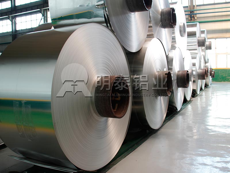 加多寶和王老吉共享紅罐包裝，罐裝材料實為5182鋁板