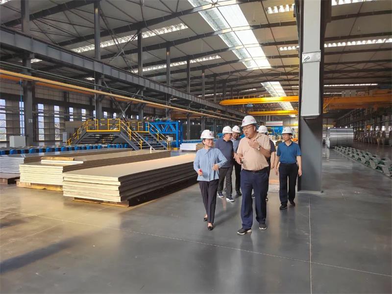 鞏義市人大常委會(huì)黨組書記、主任王愛輝一行到義瑞新材考察調(diào)研